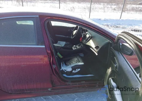 2015 Chrysler 200 Limited z USA, uszkodzony, nr VIN 1C3CCCAB6FN698913